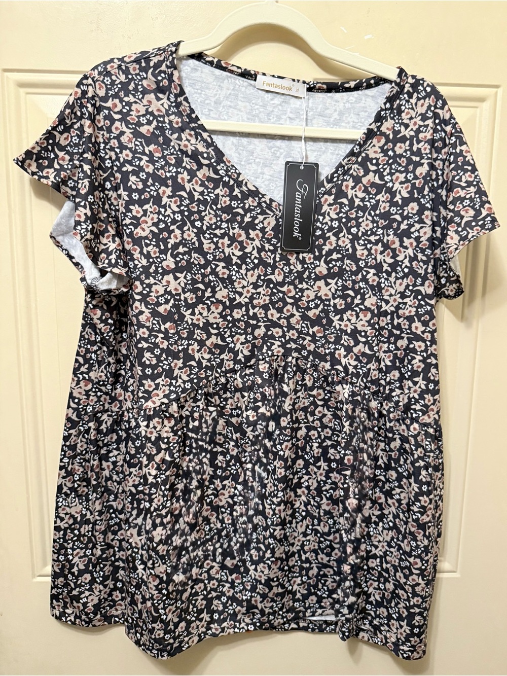 Fantaslook V-Neck Floral Babydoll Top in Black White Brown and Beige Size XL